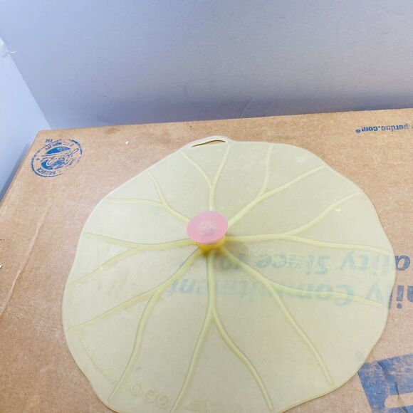 Charles Viancin Paris Silicone Handled Vintage Lily-Pad Design 10” Food Cover - Picture 2 of 9